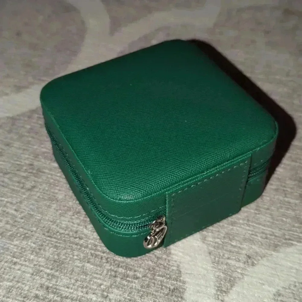 Green Travel Jewelry Case with Mirror, Vegan Leather, Gifts for Women - Picture 3 of 5
